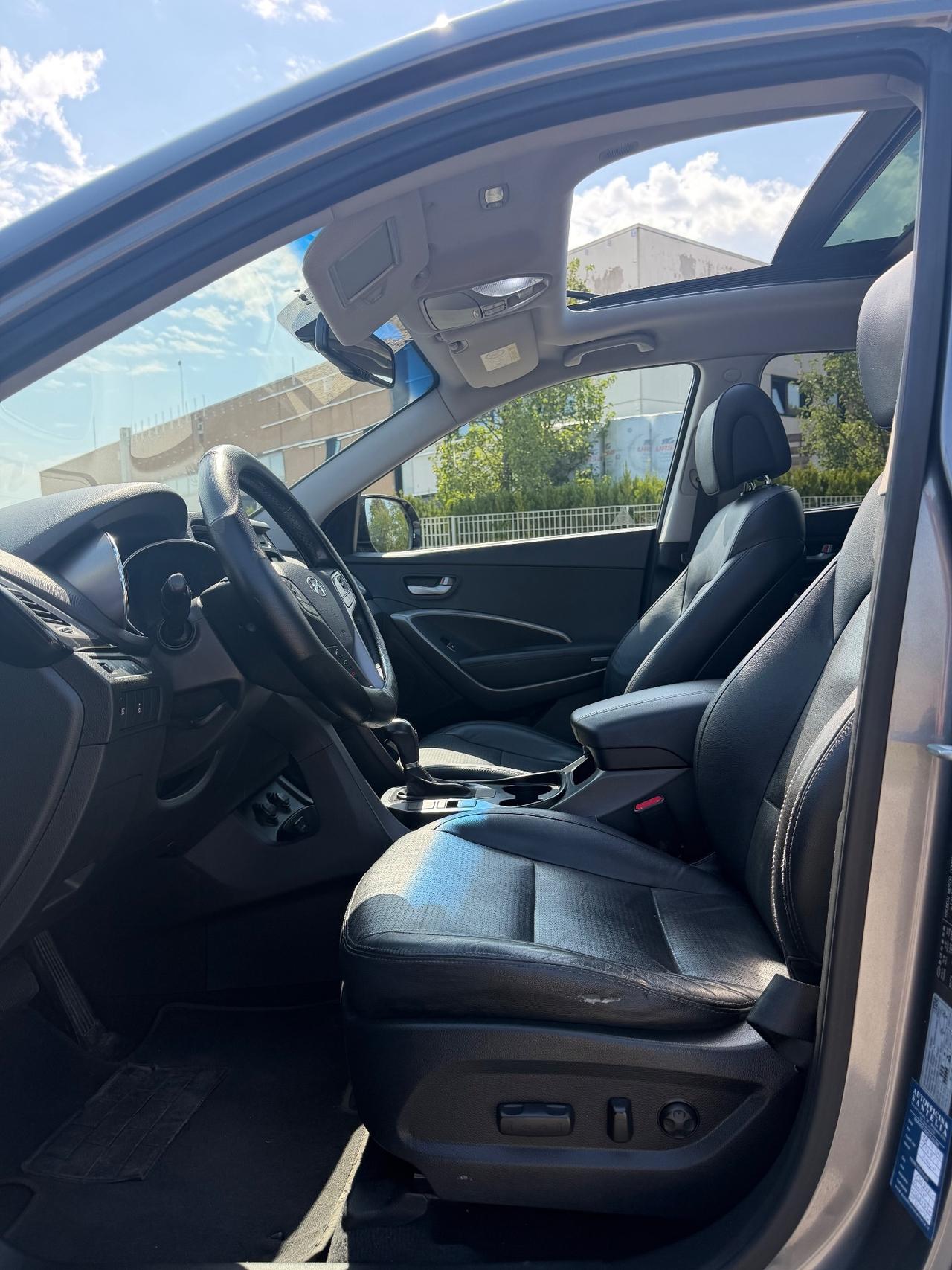 Hyundai Santa Fe .