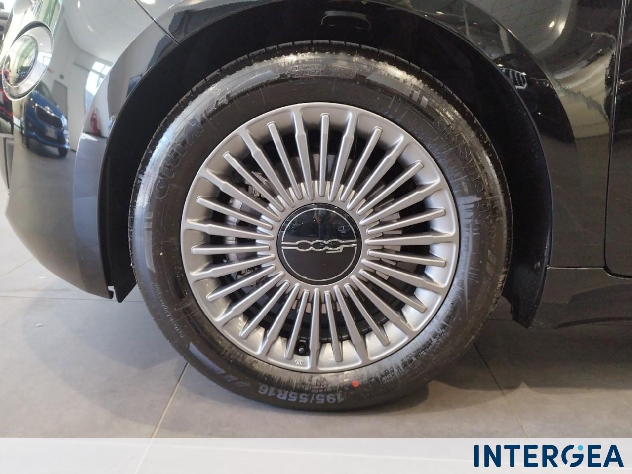 FIAT 500 1.0 hybrid Icon