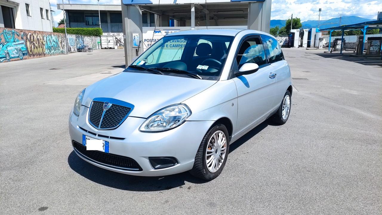 Lancia Ypsilon 1.2 soli 62000km NEOPATENTATI - 2009