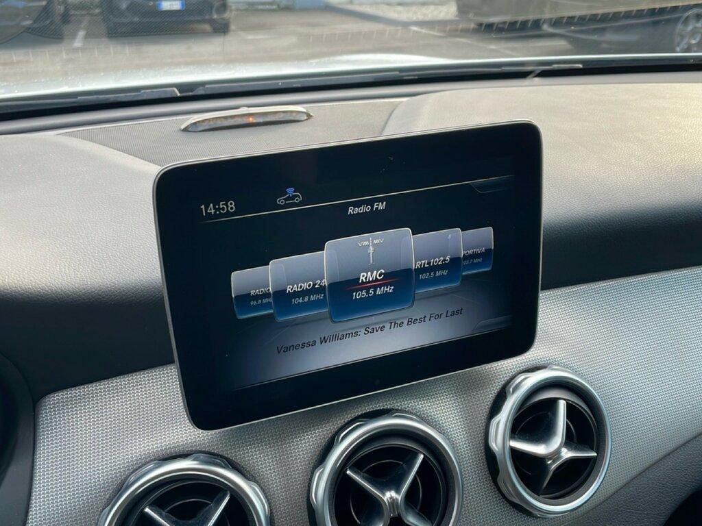 Mercedes GLA 180 180 D Sport 7G-DCT