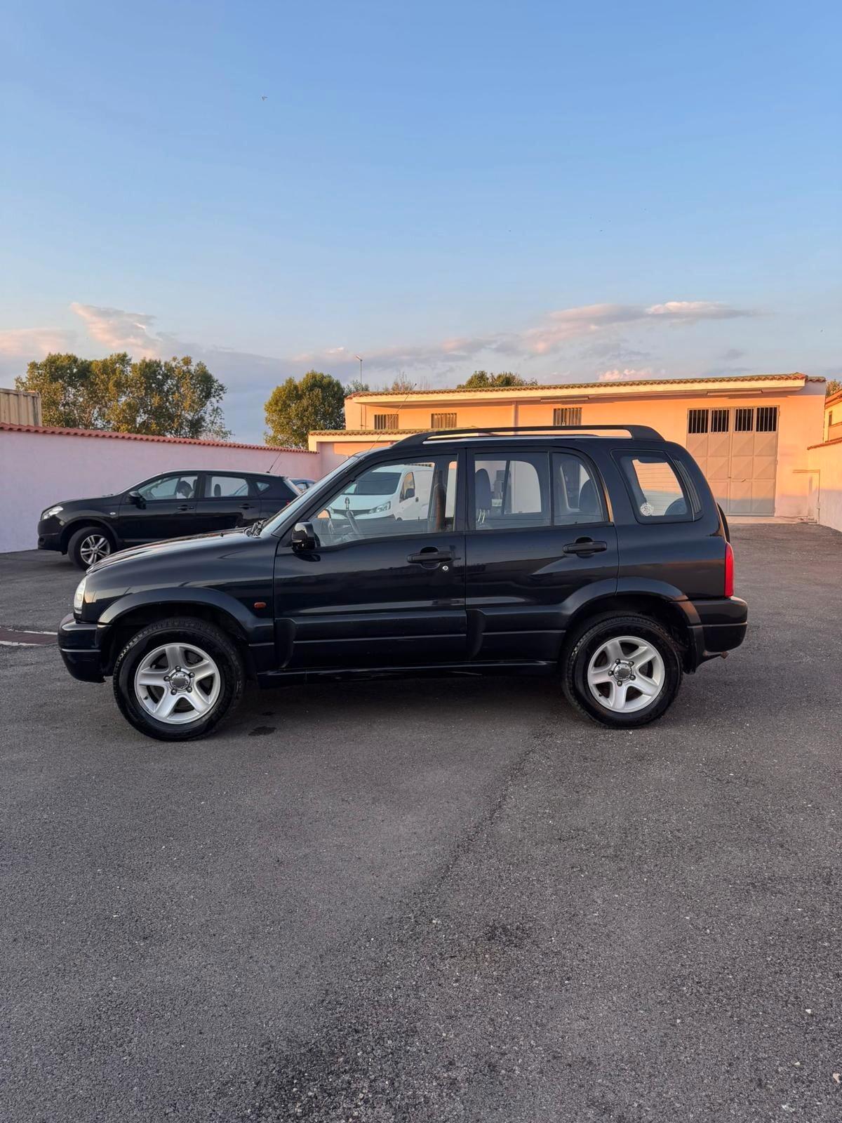 Suzuki Grand Vitara 2.0