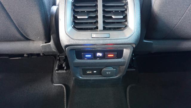 VOLKSWAGEN Tiguan 2.0 TDI 150 CV SCR DSG R-Line