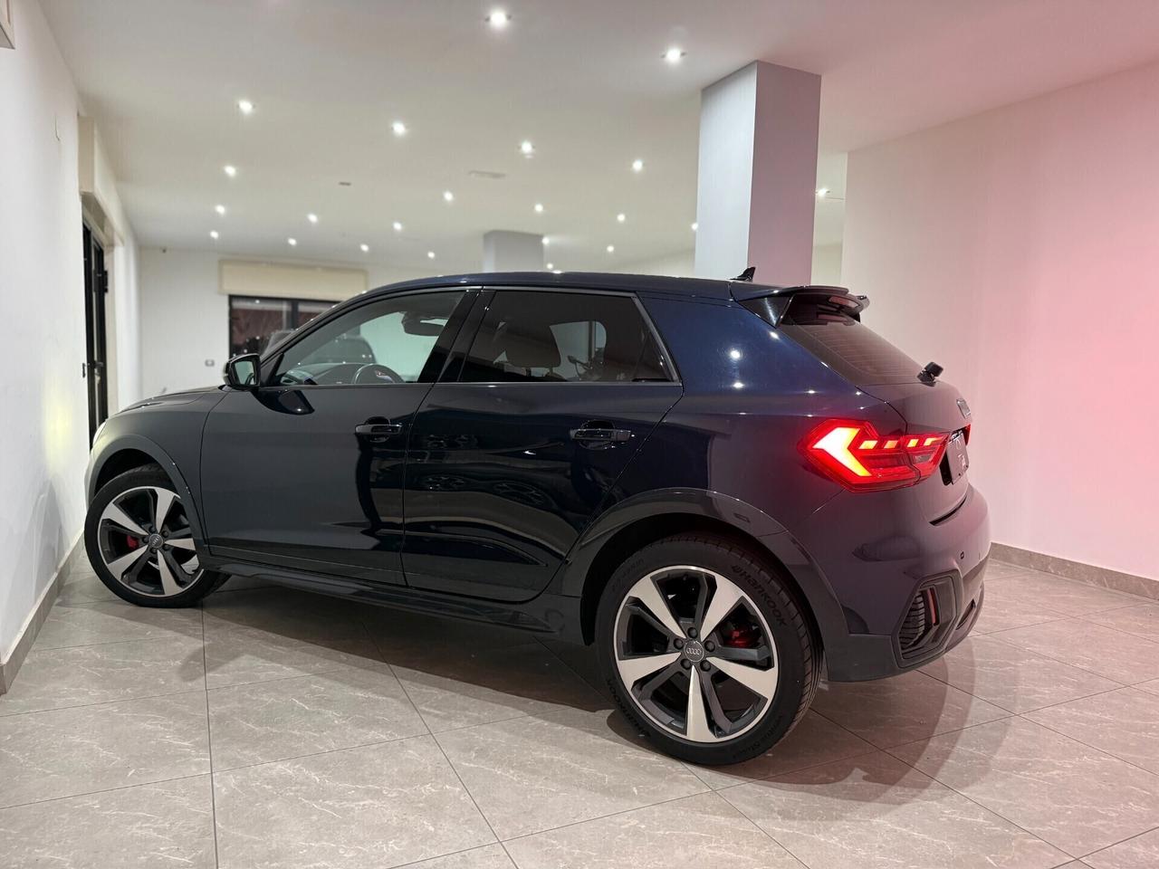 Audi A1 citycarver 30 TFSI S tronic Identity Contrast