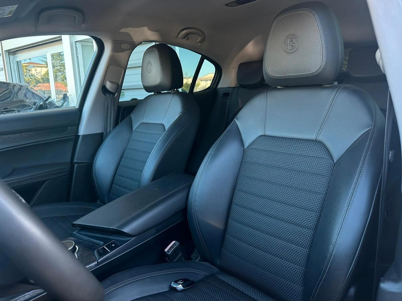 Alfa Romeo Stelvio 2.2 Turbodiesel 210 CV AT8 Q4 Executive