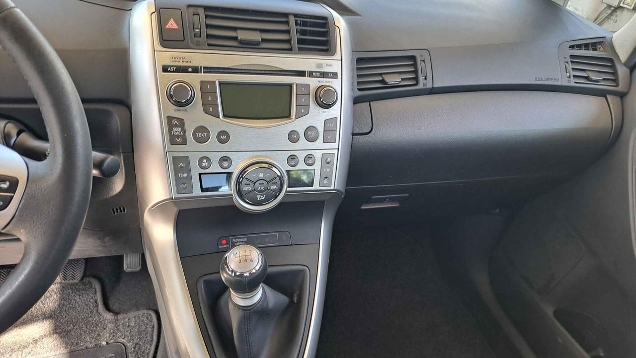 Toyota Verso 2.0 D Luxury Pack 7 posti Tetto Panoramico