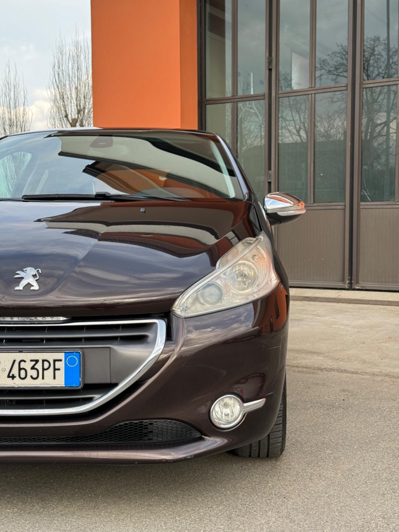 Peugeot 208 allure 1.4 diesel adatta neopatentati