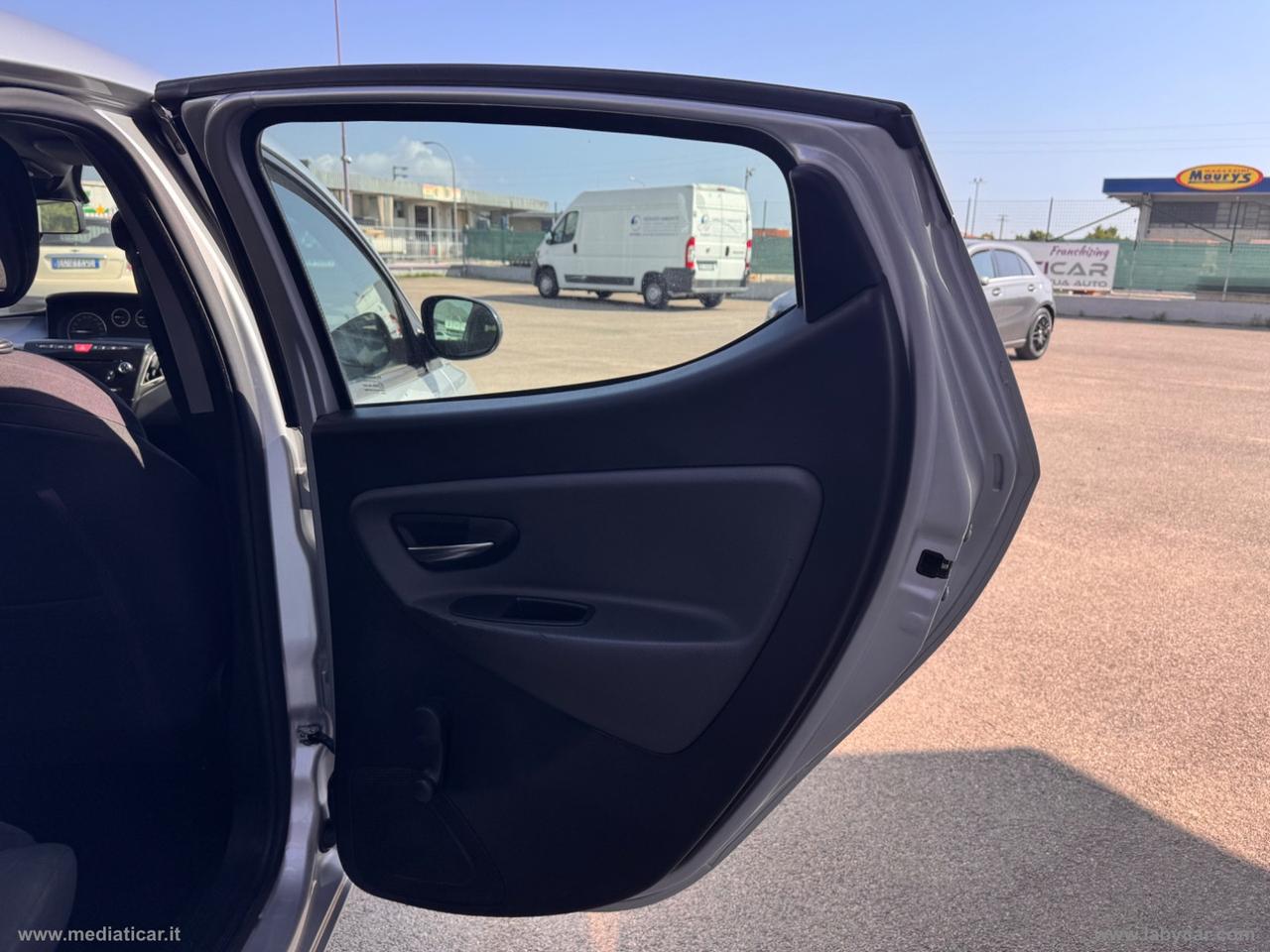 LANCIA Ypsilon 1.2 69 CV 5p. GPL Ecochic Silver