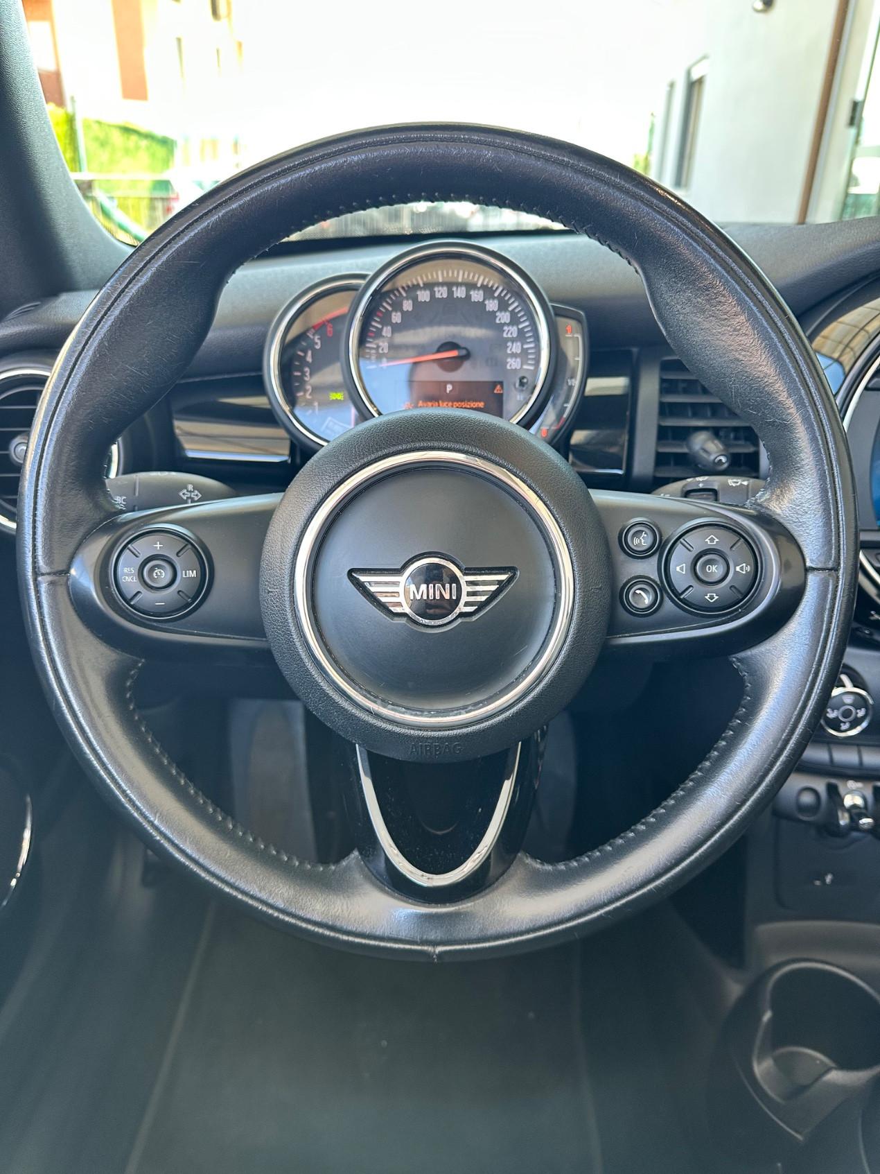Mini Cabrio Cooper D 1.5 Twin Power Turbo DCT