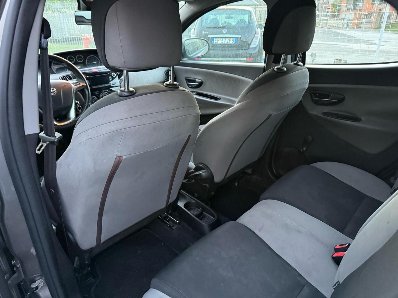 Lancia Ypsilon 1.2 69 CV 5 porte S&S Platinum