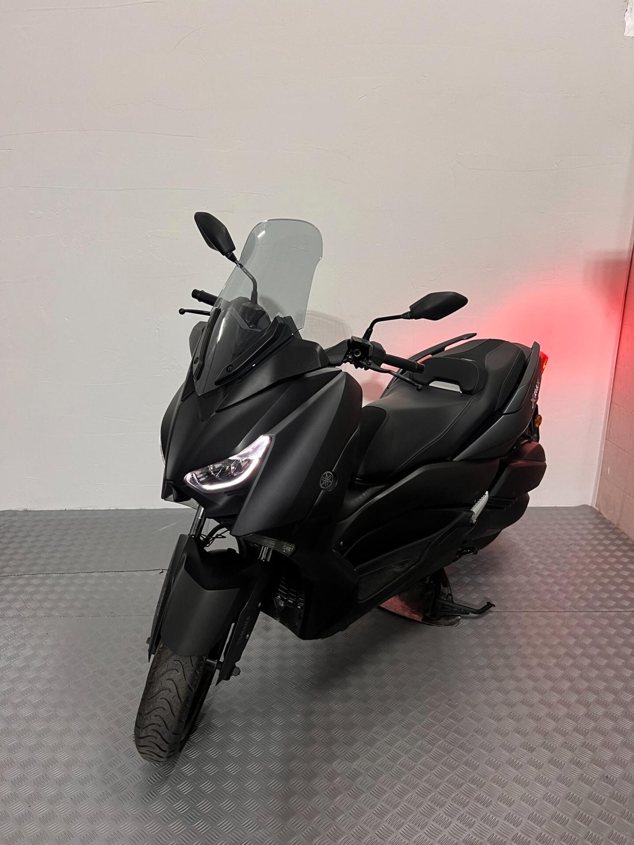 Yamaha X-Max 300