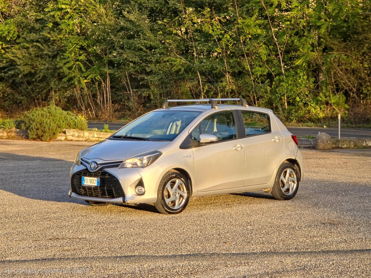 Toyota Yaris 1.5 Hybrid 5 porte Active E6B Automatica NEO 2016