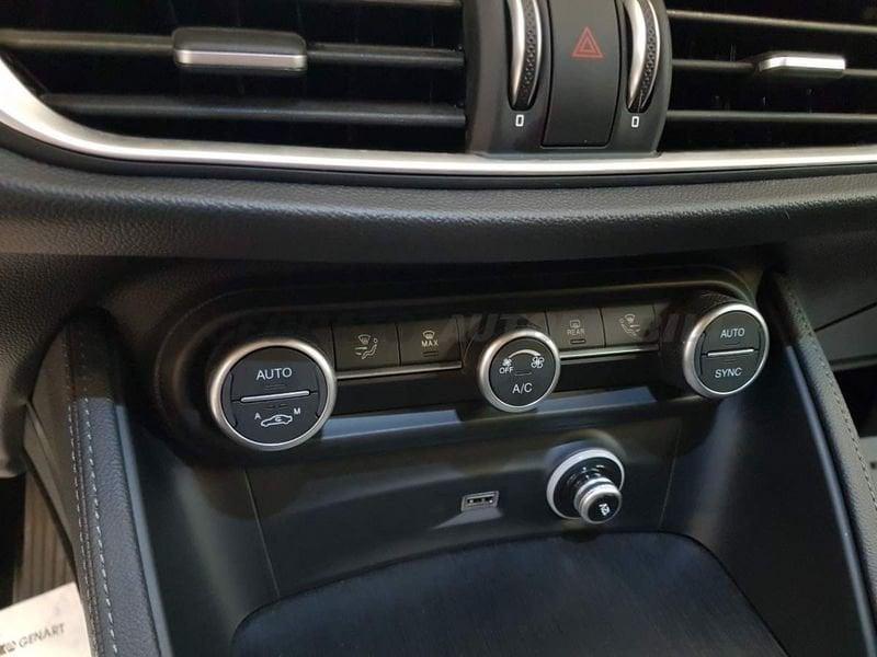 Alfa Romeo Stelvio Stelvio 2.2 t Super rwd 160cv auto