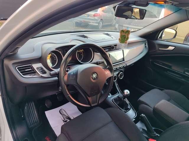 Alfa Romeo Giulietta Giulietta III 2010 1.4 t. m.air Distinctive 170cv