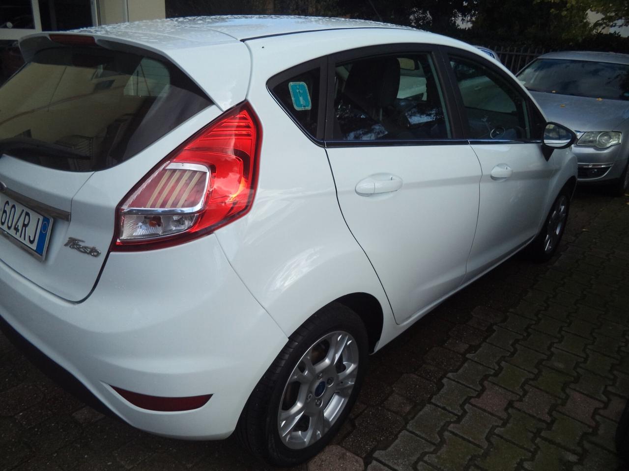 Ford Fiesta 1.5 TDCi 75CV 5 porte Black & White Edition