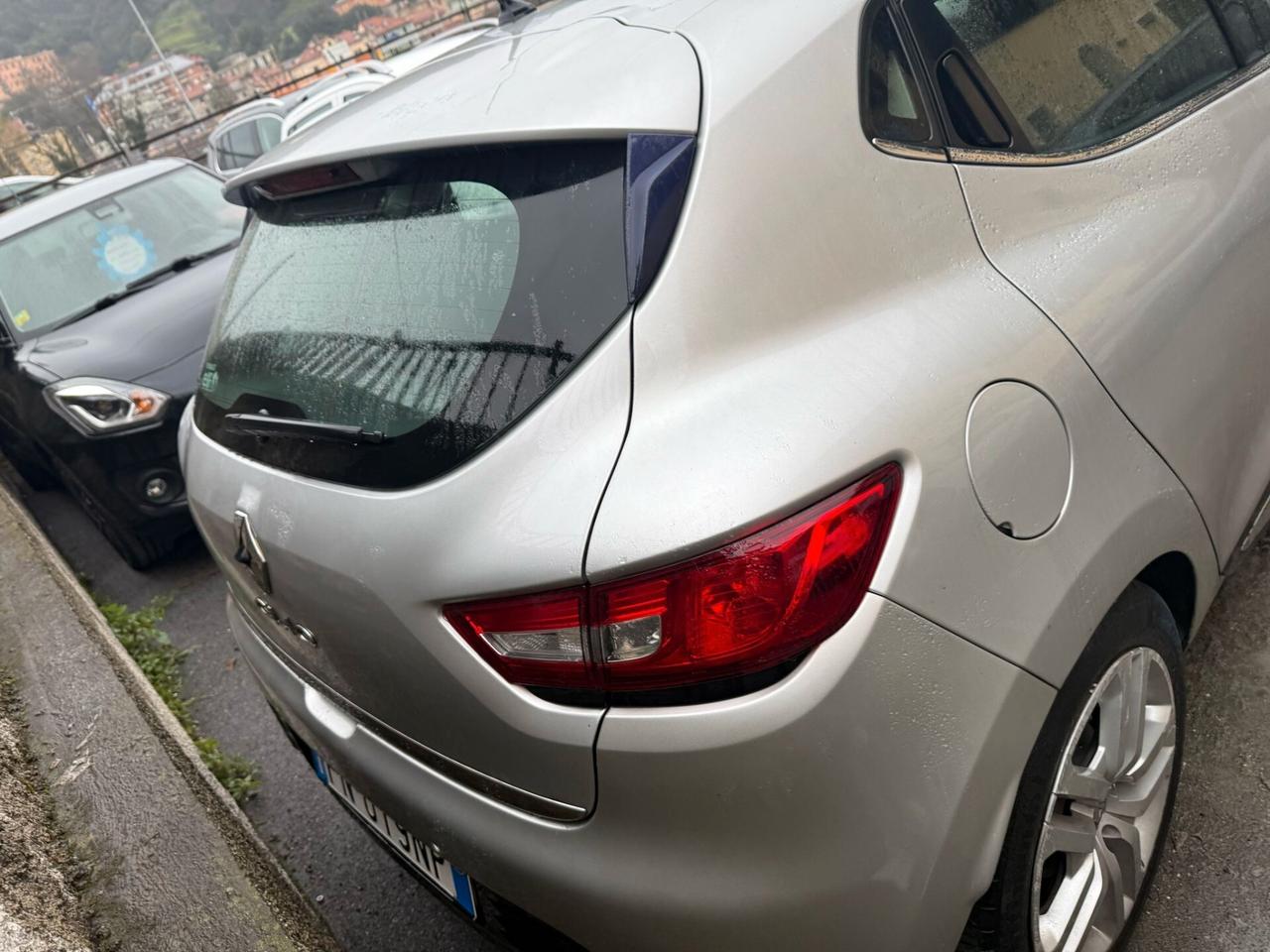 Renault Clio 1.2 75 CV 5 porte Duel