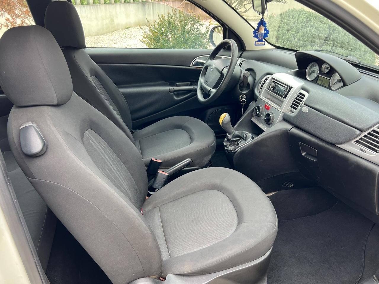 Lancia Ypsilon 1.3 MJT 75 CV 2011