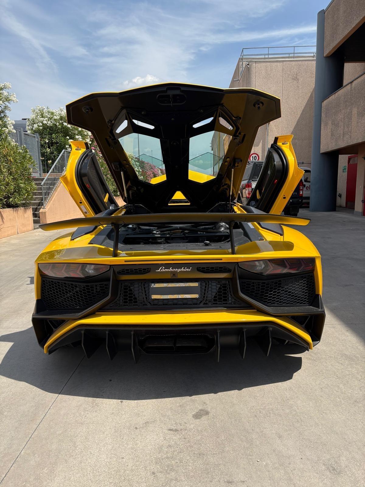 Lamborghini Aventador 6.5 V12 LP750-4 Superveloce Roadster