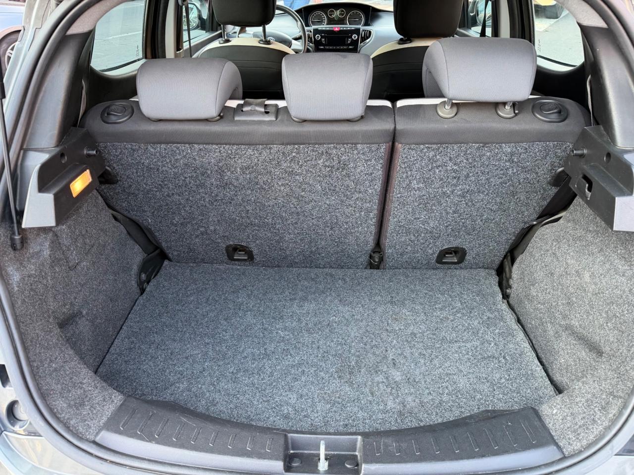 Lancia Ypsilon 1.2 benz/GPL Ecochic Gold