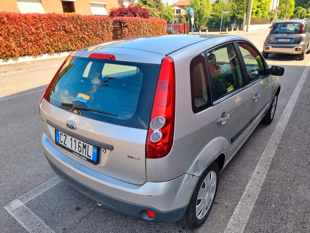 Ford Fiesta 1.4 TDCi 5p. ADATTA AI NEOPATENTATI