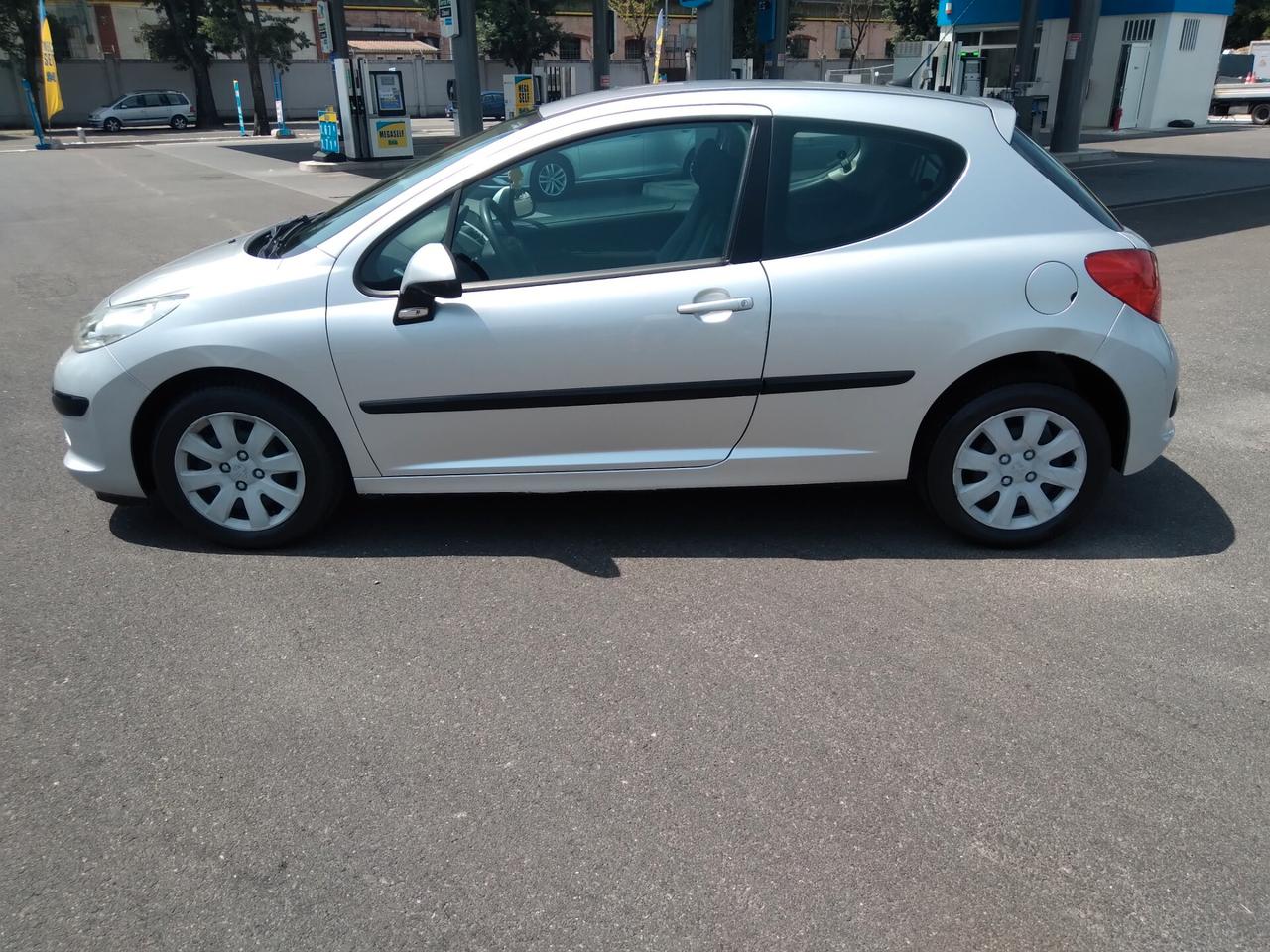 Peugeot 207 1.4 8V 75CV 3p. X Line x neopatentati