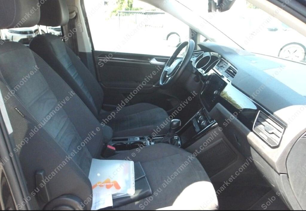 Volkswagen Touran 2.0 TDI 150 CV SCR DSG Executive BlueMotion Tech.7p Nav PDC UNIPRO IVA DEDUC.
