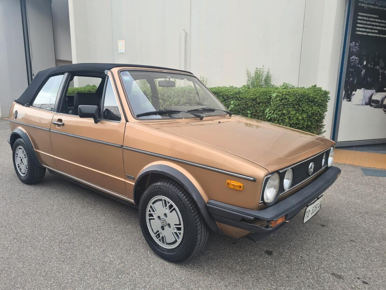 *Volkswagen Golf 1100 del 1984 – Auto d’epoca in eccellenti condizioni*