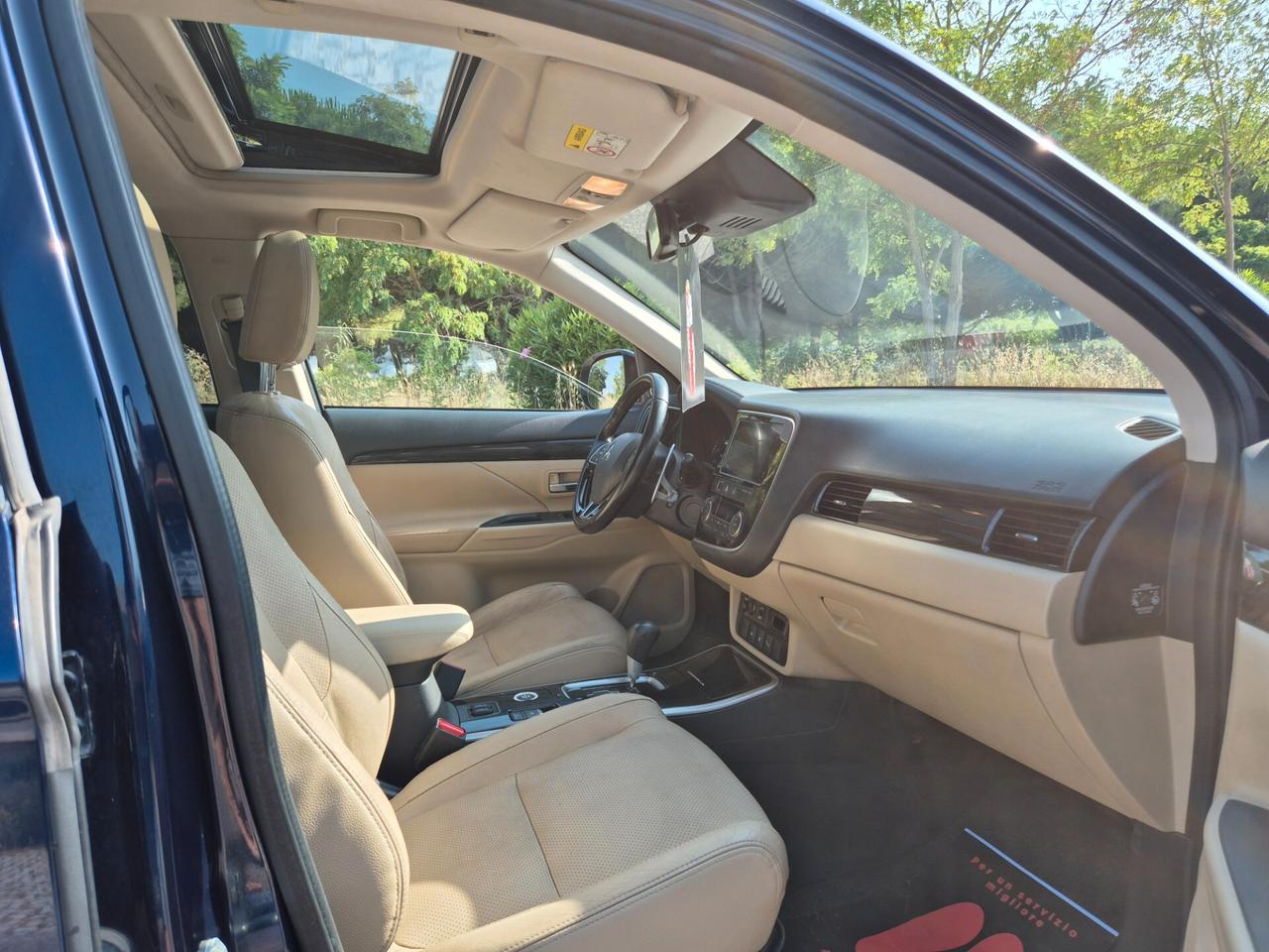 Mitsubishi Outlander 2.2 DI-D 4WD Instyle Plus SDA 7 posti