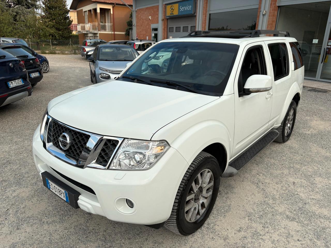 Nissan Pathfinder 2.5 dCi - 7 posti -Gancio