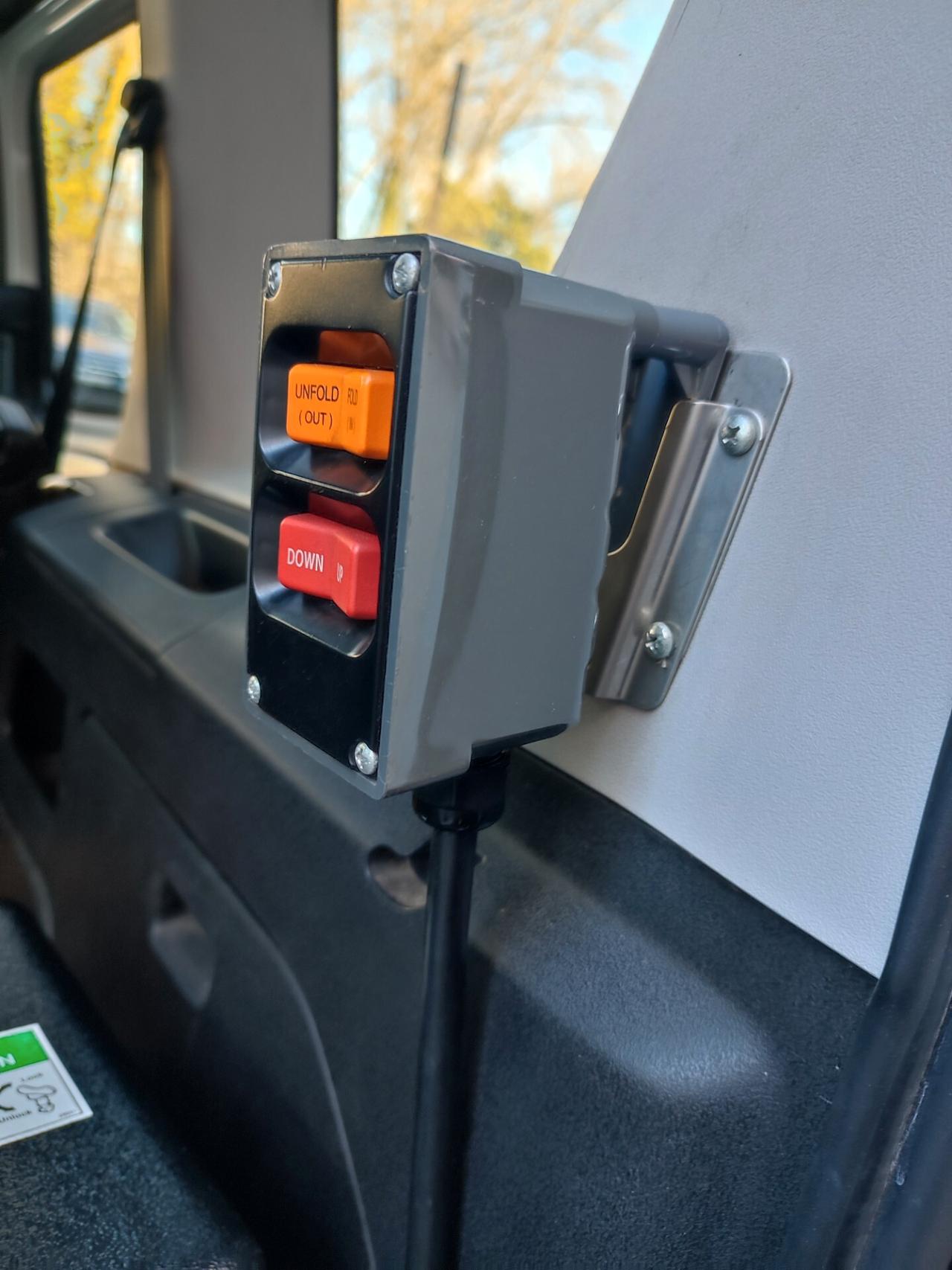 OPEL COMBO 1.4BENZINA 2017 EURO6B PEDANA DISABILI ELETTRICA