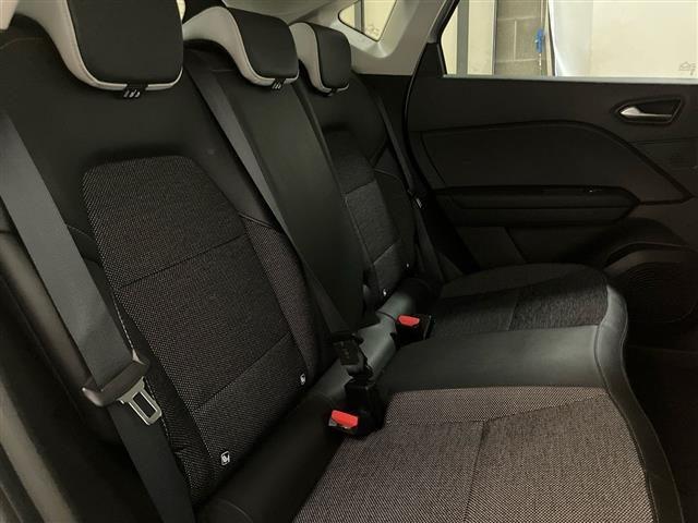 RENAULT Captur 1.6 E TECH Hybrid Techno Fast Track Auto