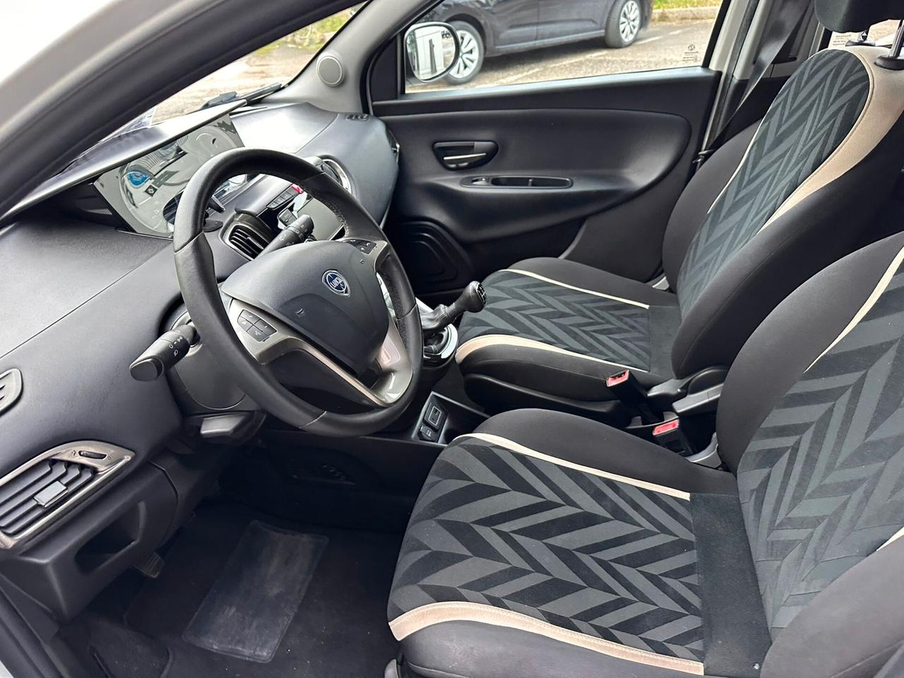 Lancia Ypsilon 1.3 MJT 16V 95 CV 5 porte S&S Gold