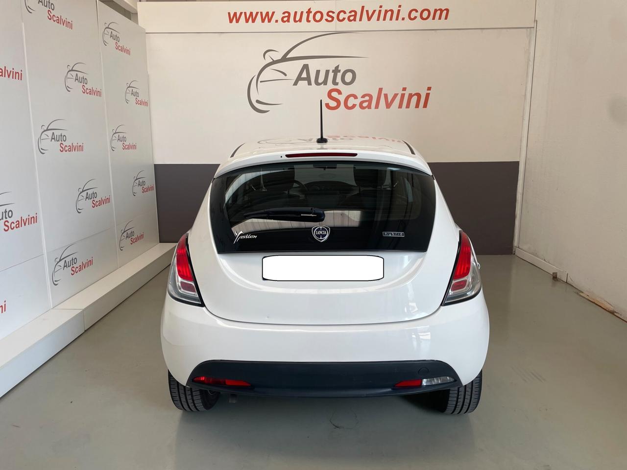 Lancia Ypsilon 1.0 FireFly 5 porte S&S Hybrid Silver