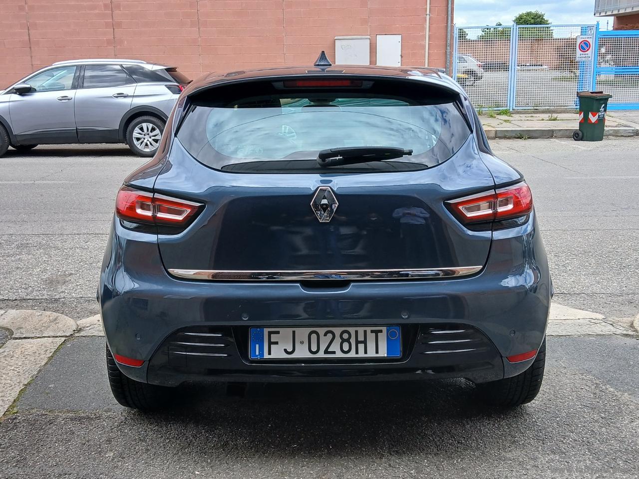 RENAULT Clio 1.2 75 CV 5p. Duel
