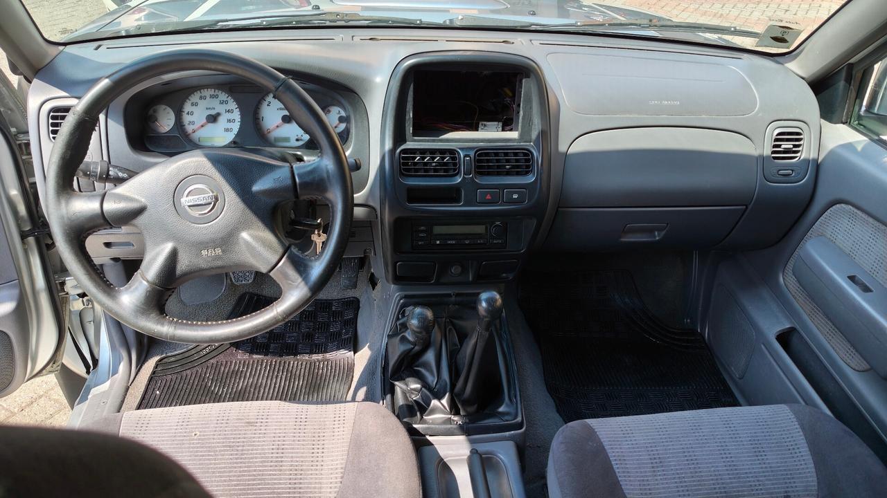Nissan Navara Double Cab 2.5 td 133cv