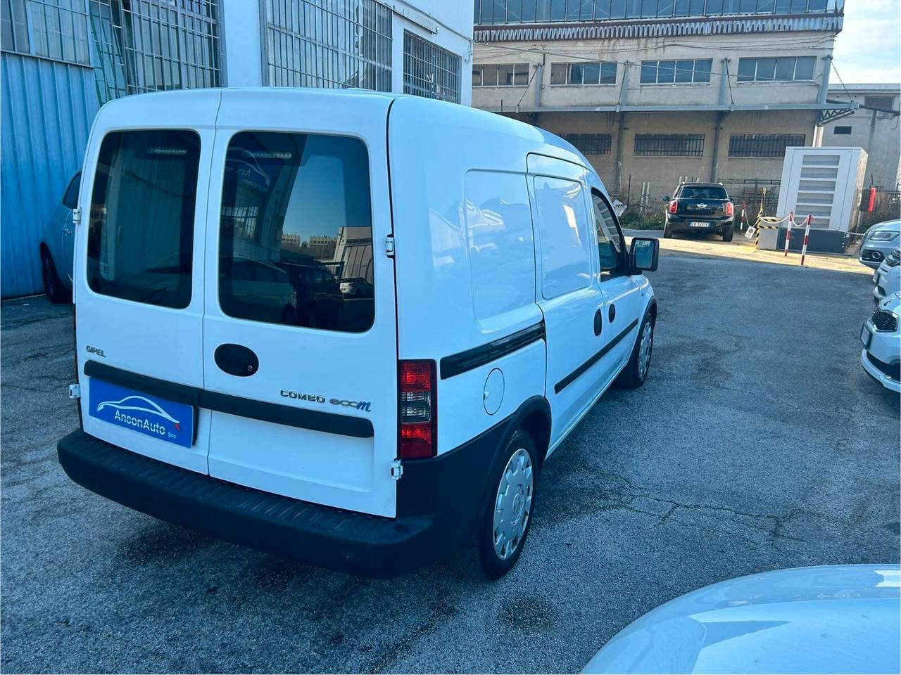 Opel Combo 1.6 METANO 2009