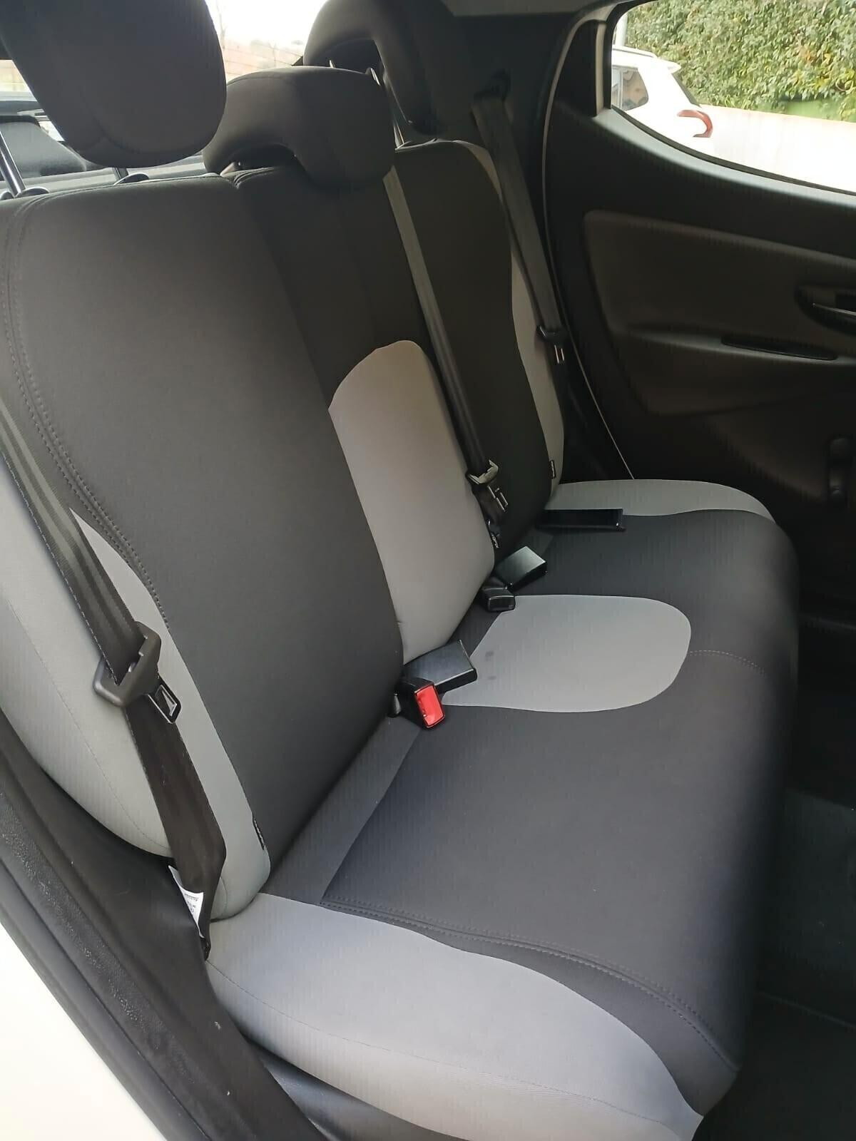 Lancia Ypsilon 1.2 69 CV 5 porte GPL Ecochic Silver