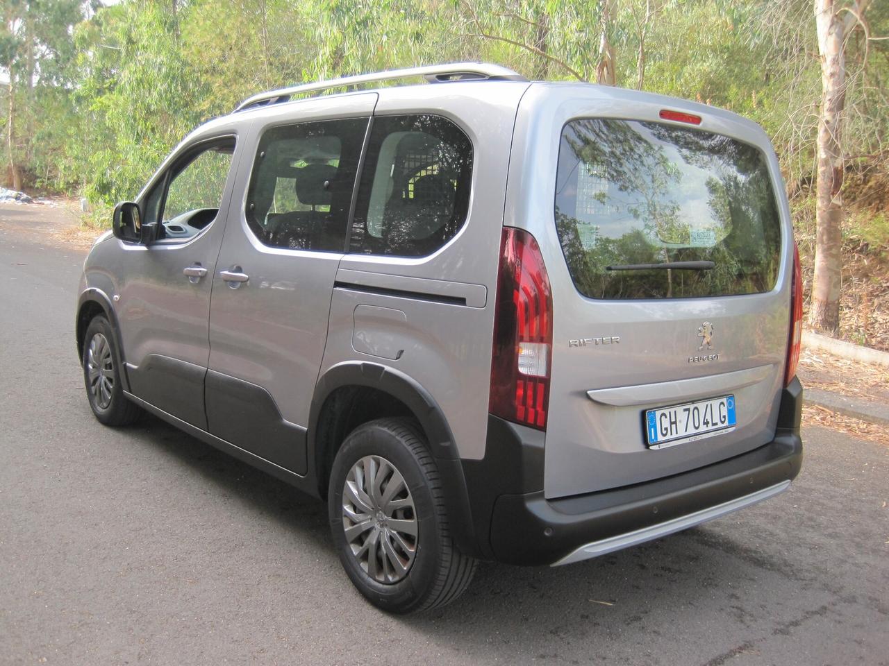 Peugeot Rifter BlueHDi 100 S&S Allure Standard