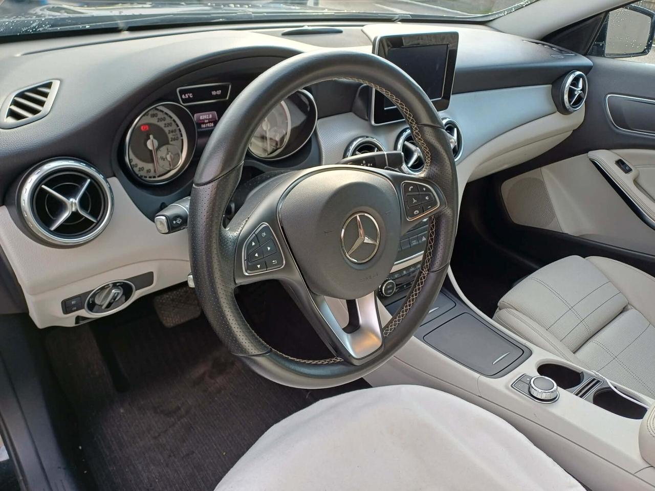 Mercedes-benz GLA 200 d Automatic 4Matic Premium