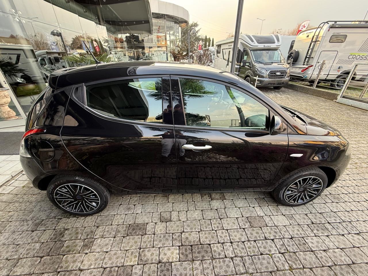 LANCIA YPSILON 1.0 5 PORTE