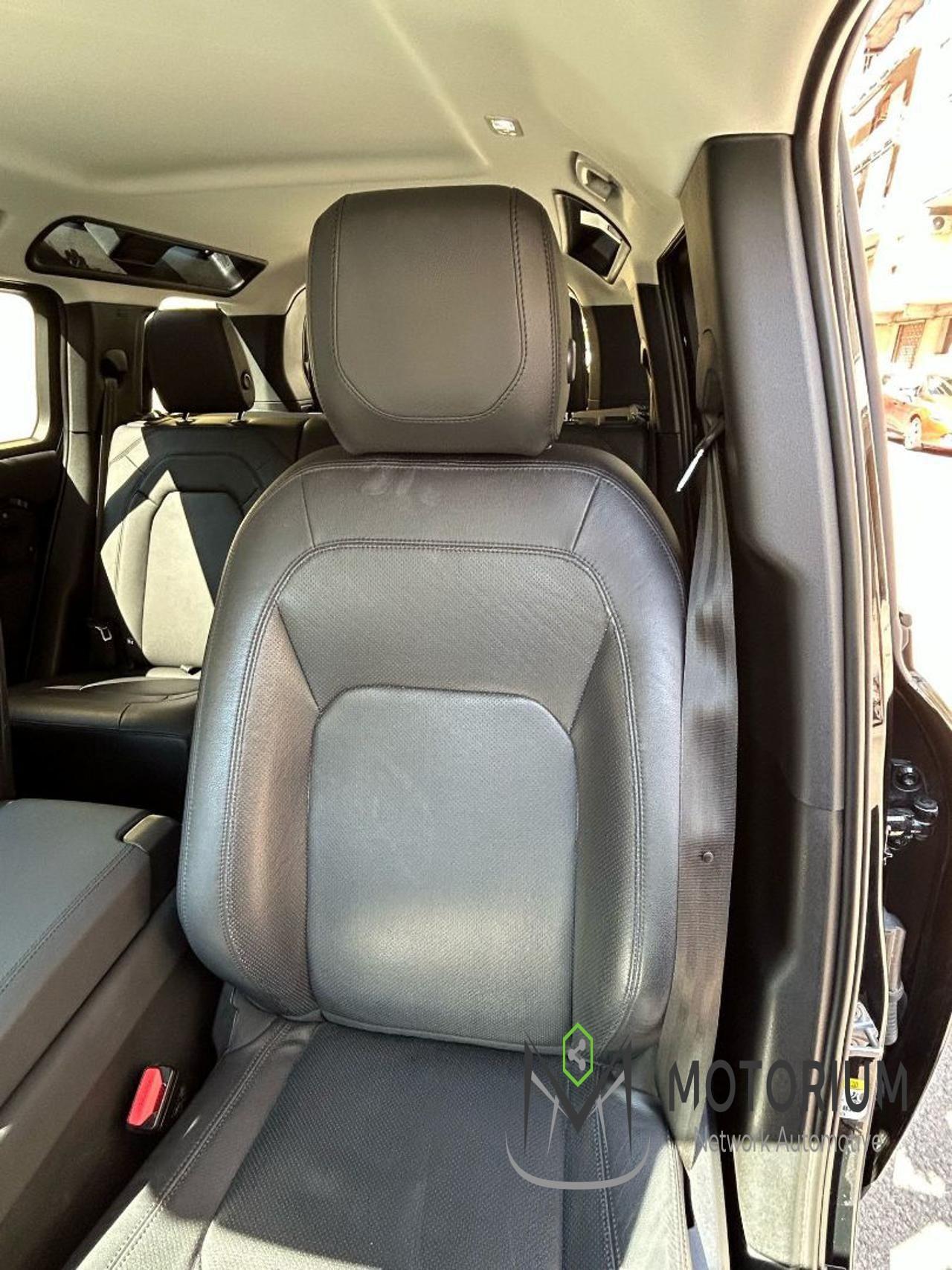 Land Rover Defender 110 3.0D 200 CV AWD-NO OBBLIGO FINANZIAMENTO-