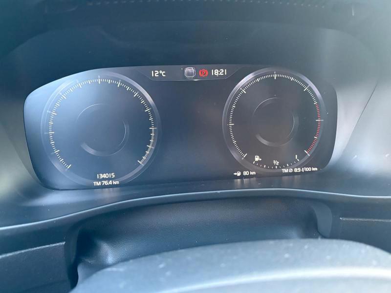 Volvo XC40 2.0 d3 150 CV Momentum my20 2WD