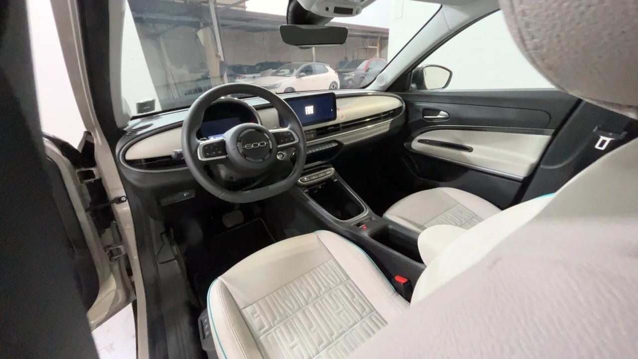 Fiat 600 Hybrid 136 CV DCT MHEV La Prima