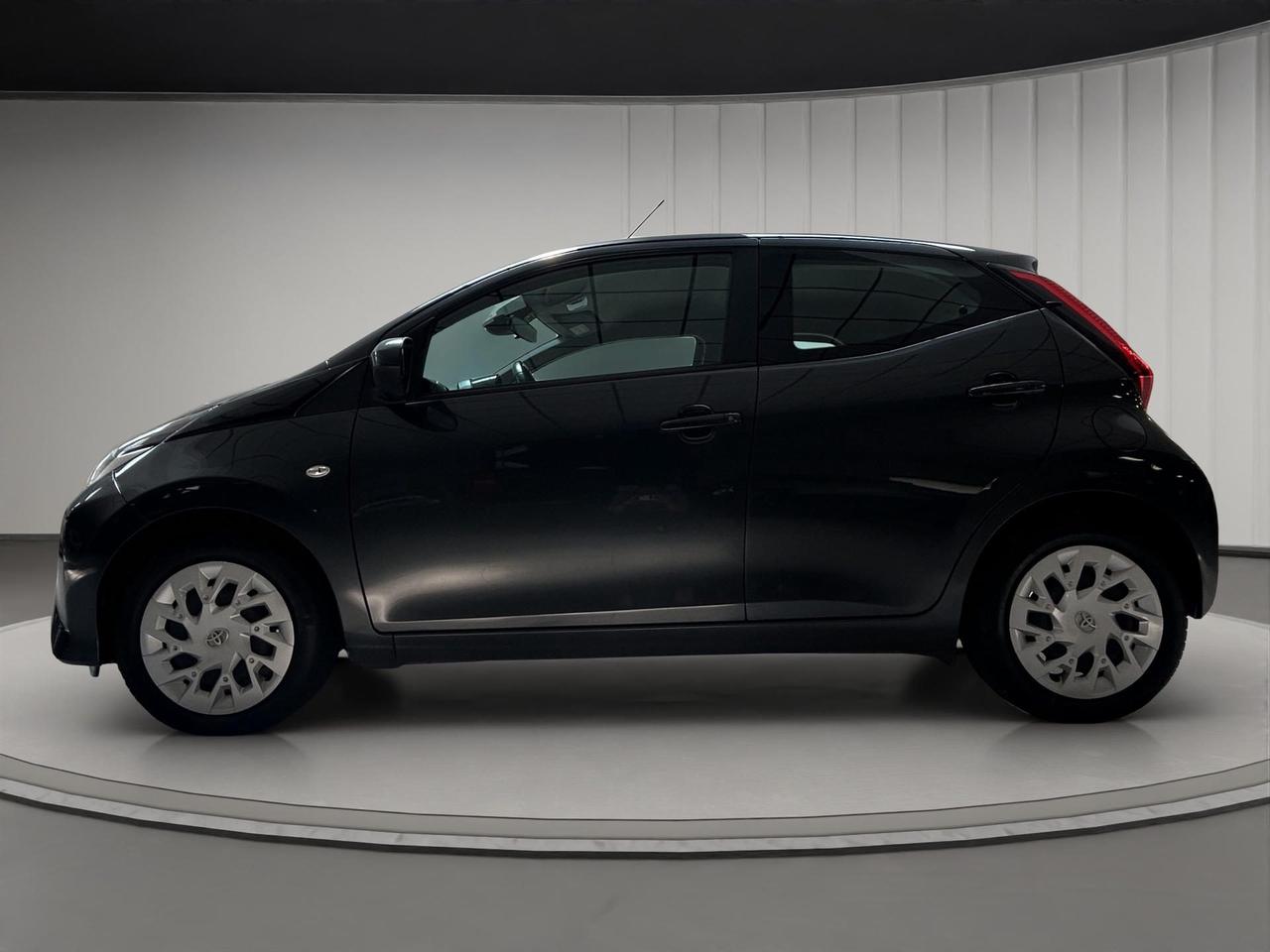 Toyota Aygo 5p 1.0 x-play m-mt 72cv