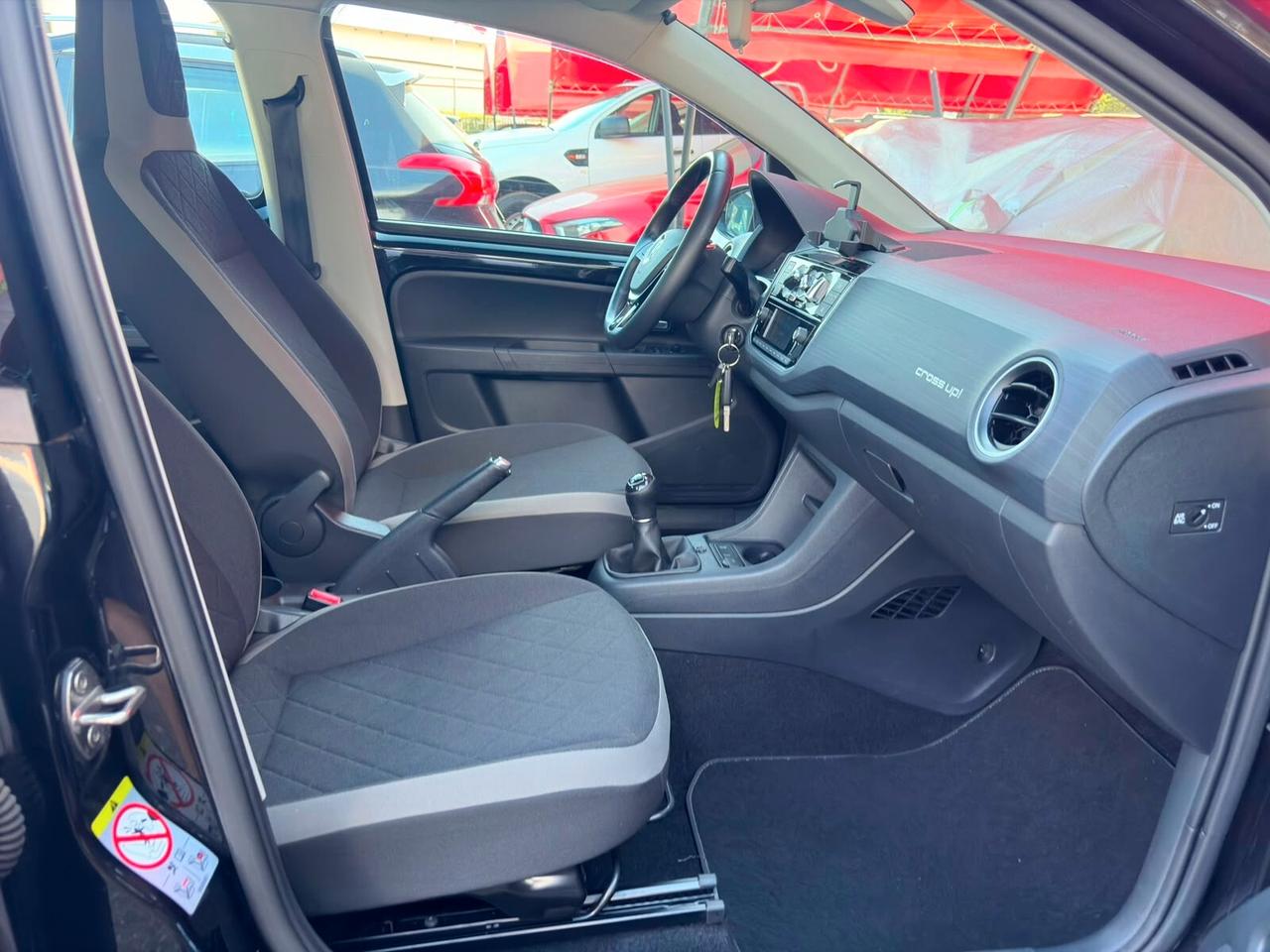 Volkswagen up! 1.0 75 CV 5p. cross BlueMotion Technology