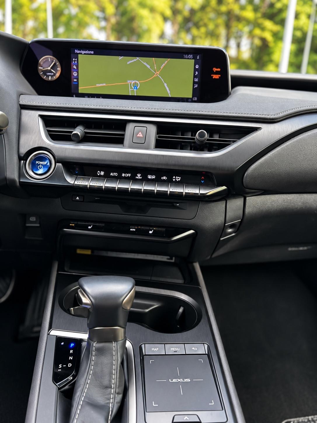 Lexus UX 250h Hybrid AWD Luxury *PREZZO REALE* Navi Pelle LED Camera