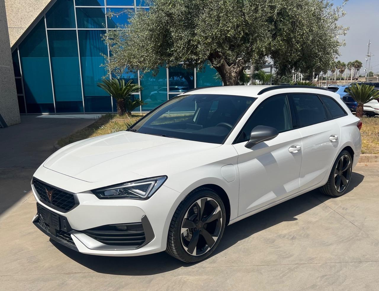 CUPRA Leon phev 204cv DSG possibilità noleggio no scoring