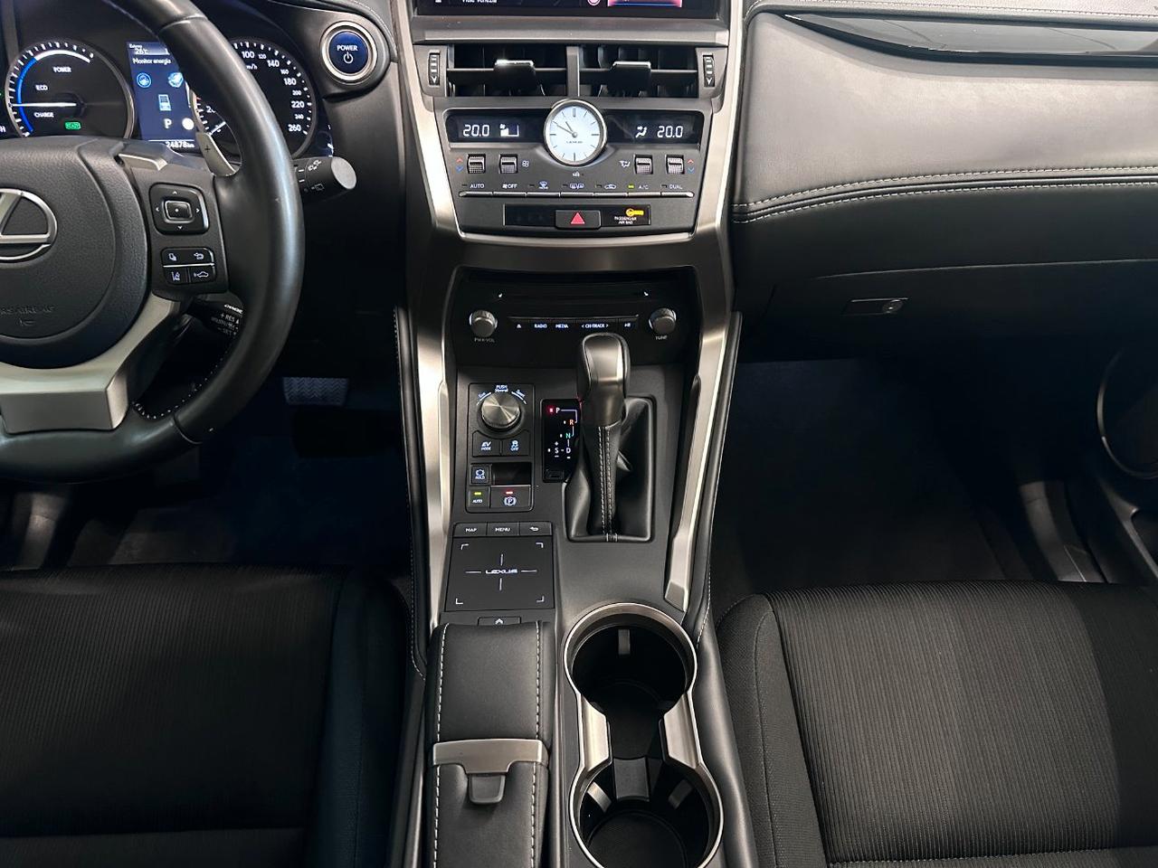 Lexus NX 300h 2.5 Business 2wd cvt