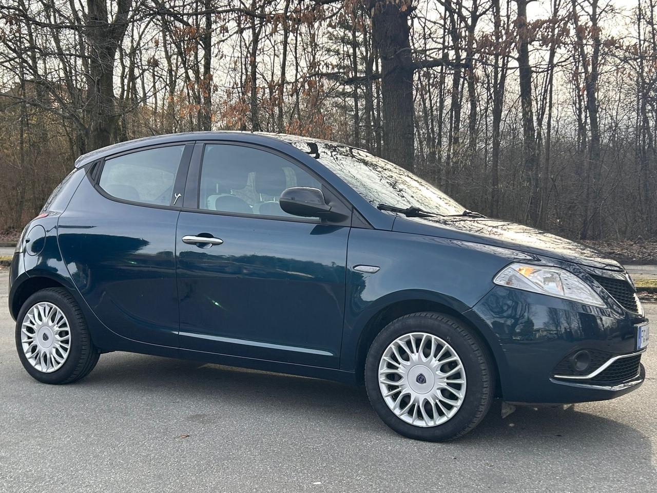 Lancia Ypsilon 1.2 69CV PLATINUM Benzina GPL – 100.000km – OK Neopatentati – Full Optional