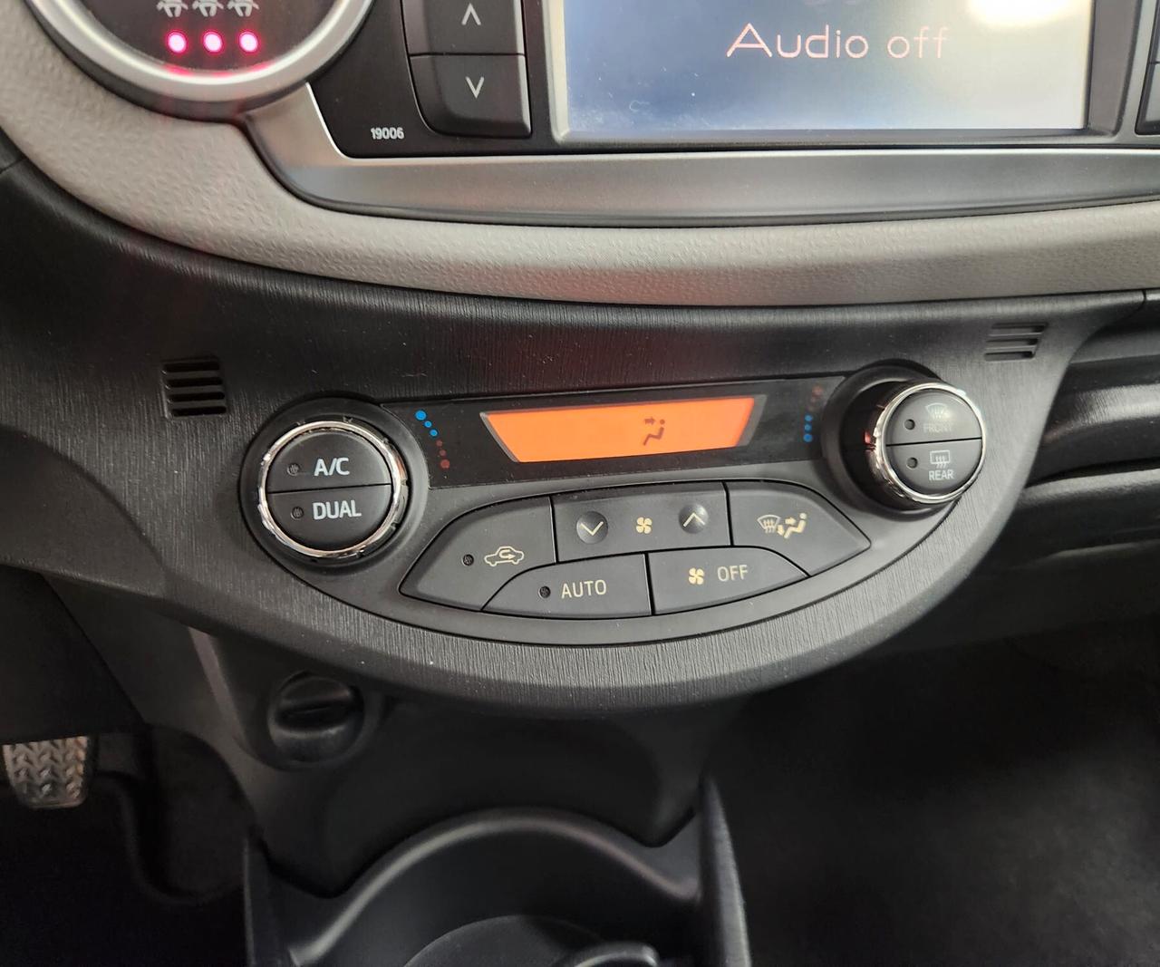 Toyota Yaris 1.3 5 porte Lounge