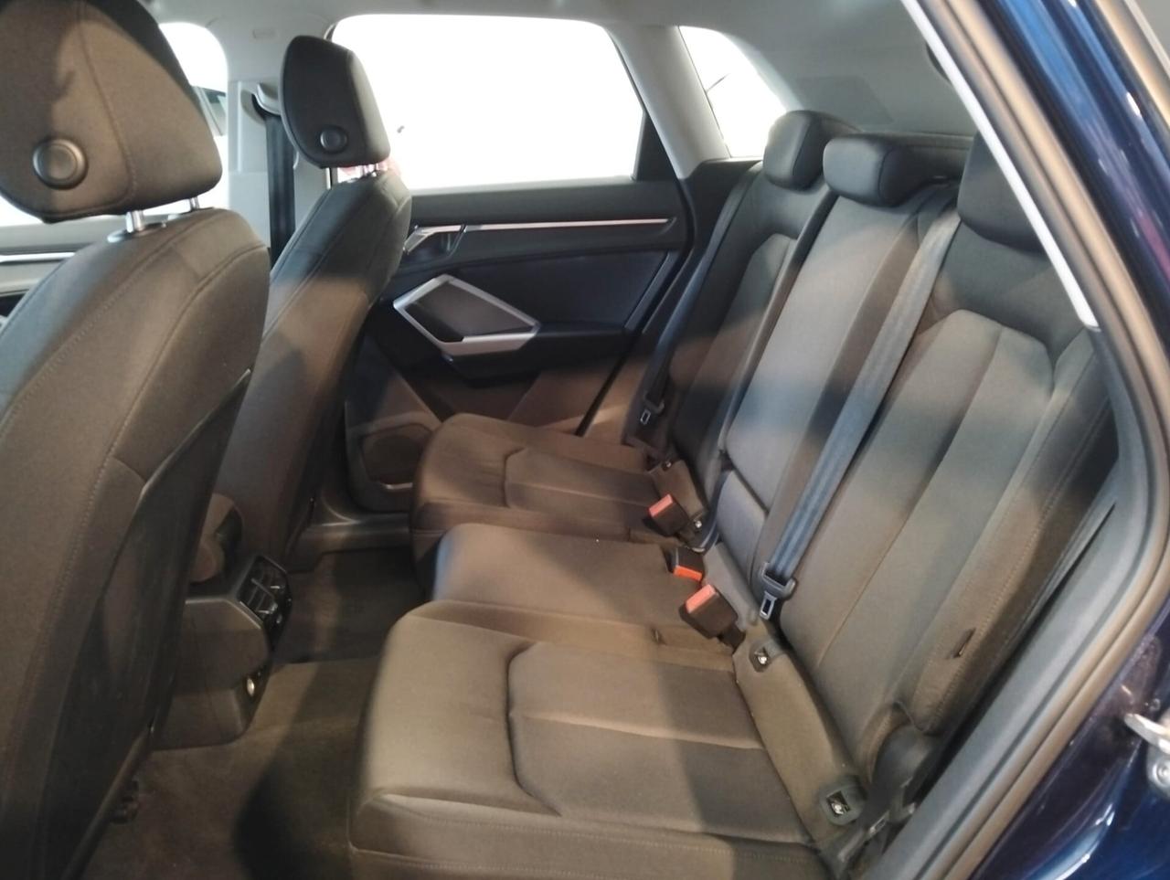 Audi Q3 35 TDI S tronic Business
